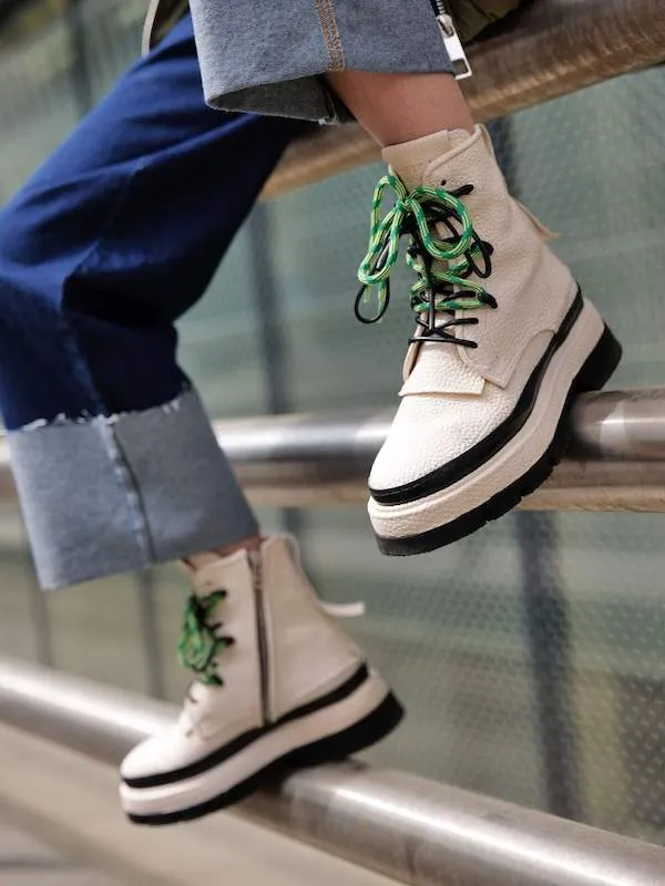 AS 98 LACED ANKLE BOOTS MILK