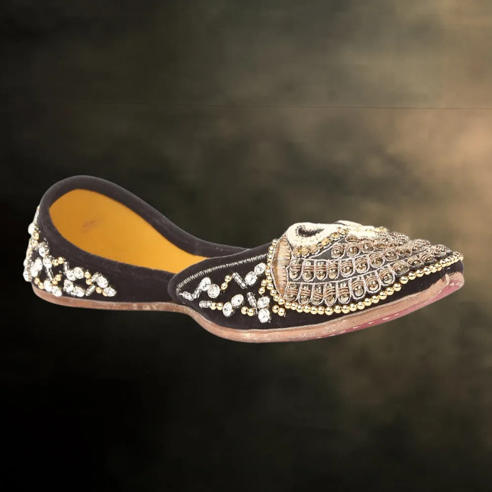 Black Jutti For Women | Beautifully Patterned | Wedding & Festive