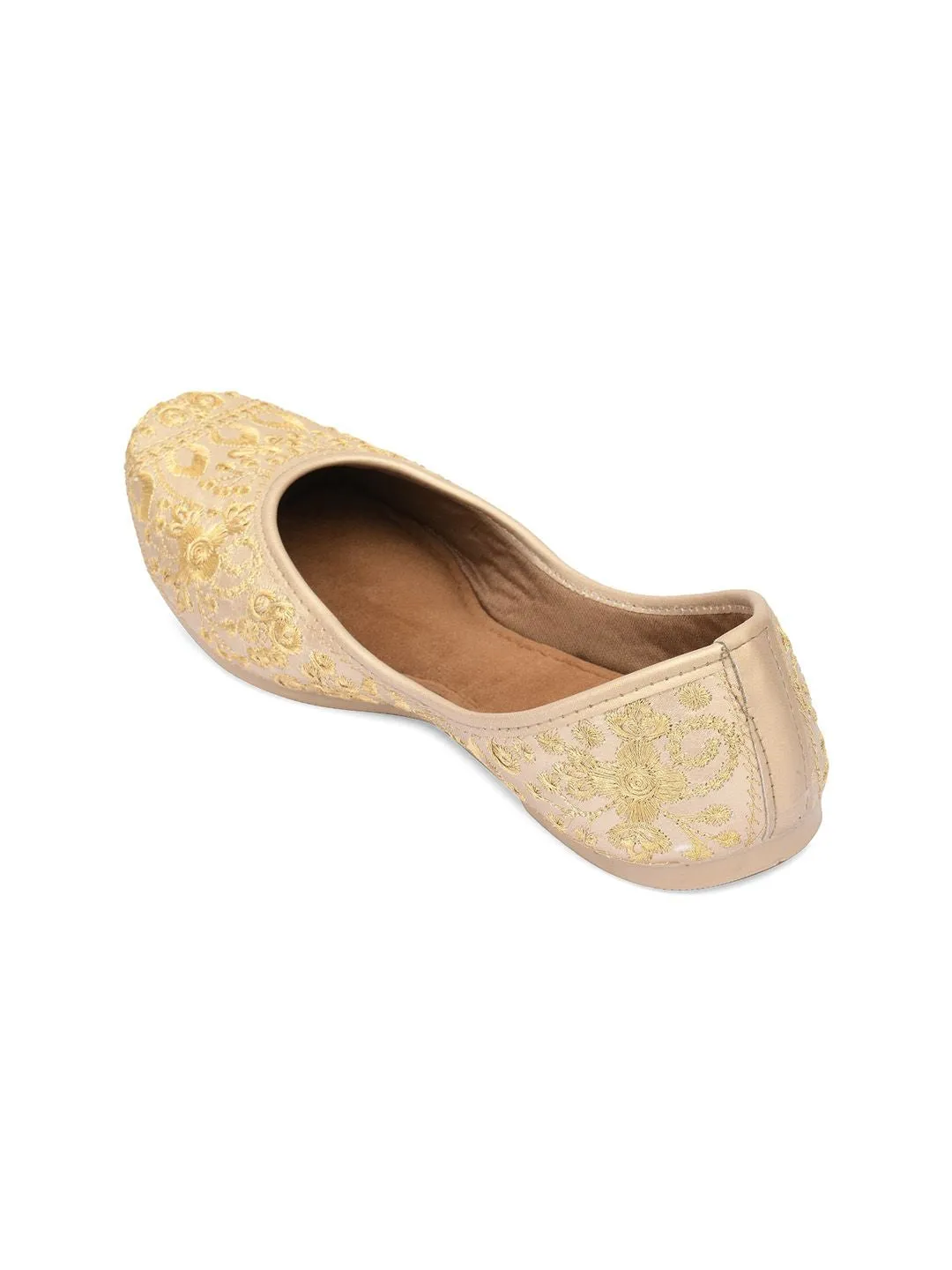 DESI COLOUR Women Embroidered Ethnic Mojaris